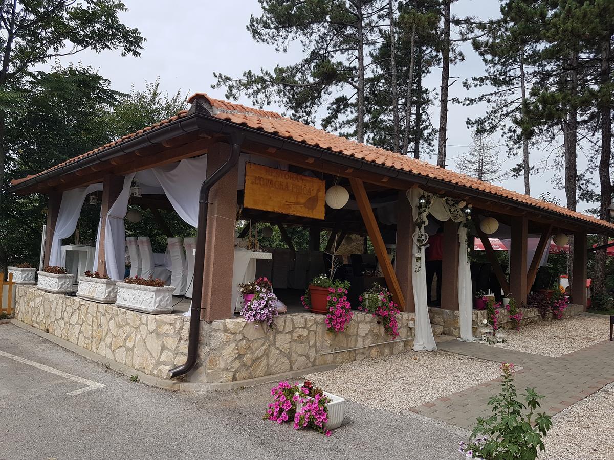 Restoran&Motel And Apartmants Lovacka Prica Tesanj Екстер'єр фото